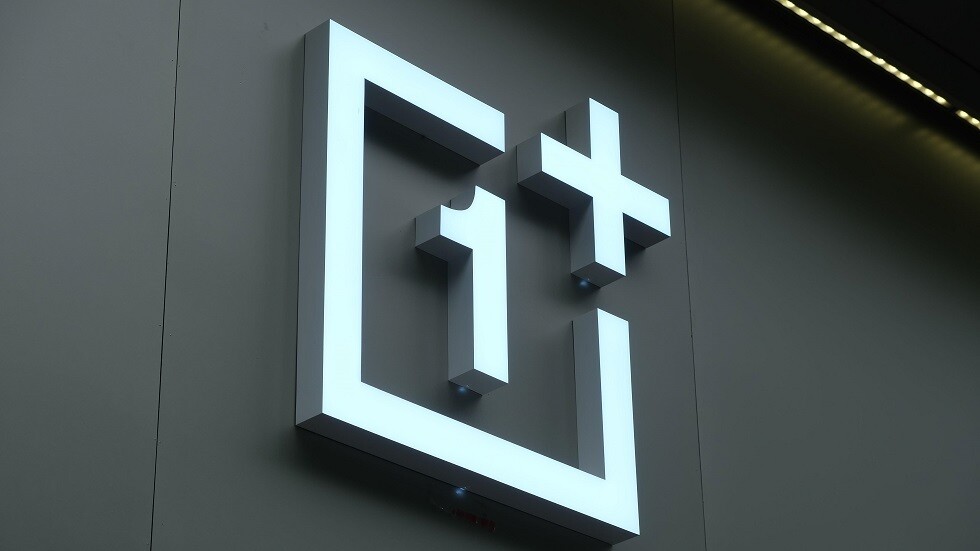 OnePlus تنافس سامسونغ و إل جي بشاشات مميزة للحواسب