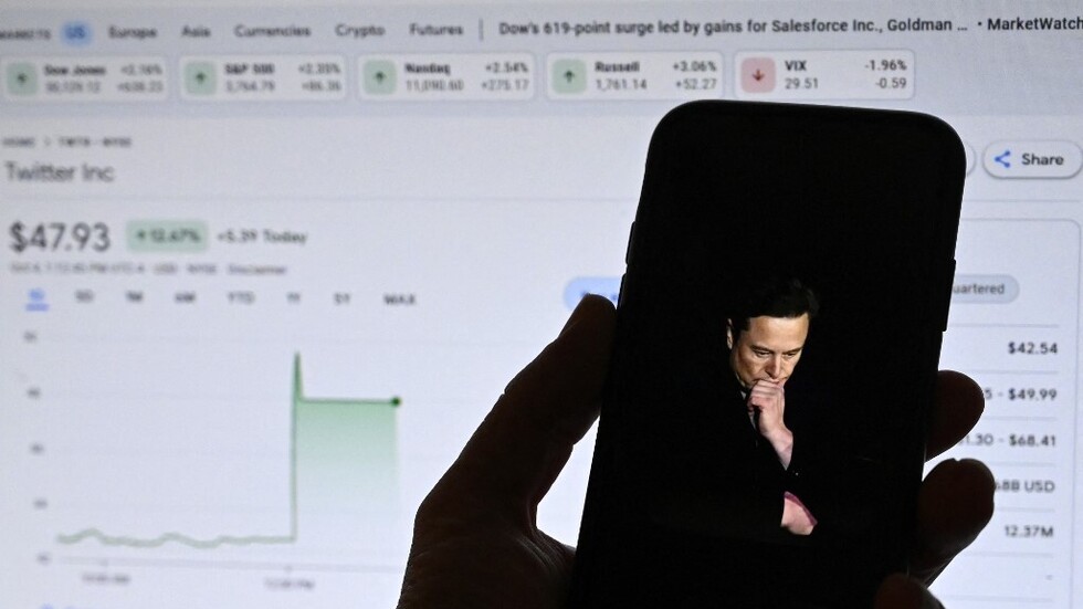 ماسك يخسر لقب "أغنى رجل في العالم"