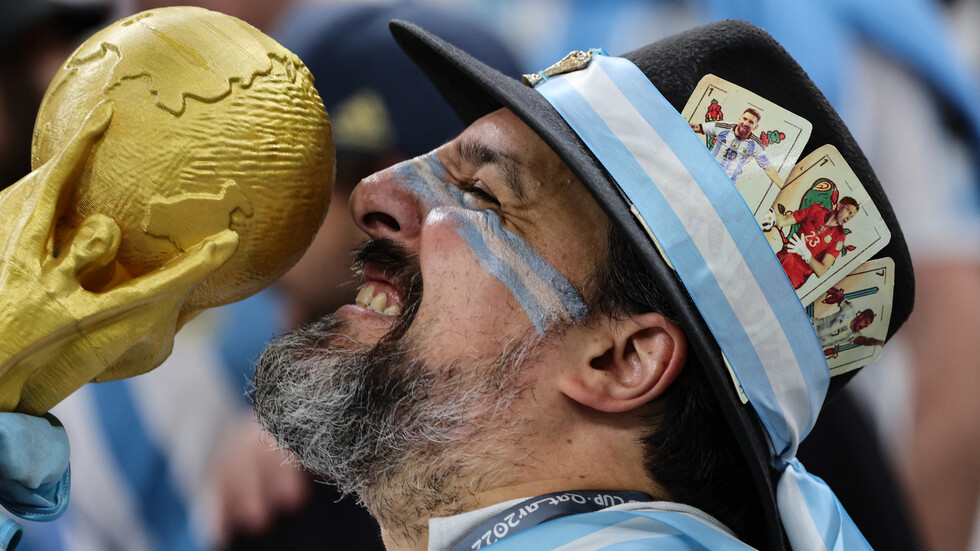 سوء حظ لا يصدق.. مشجع راهن على فوز الأرجنتين بمونديال قطر لكن عليه الانتظار عاما كاملا!