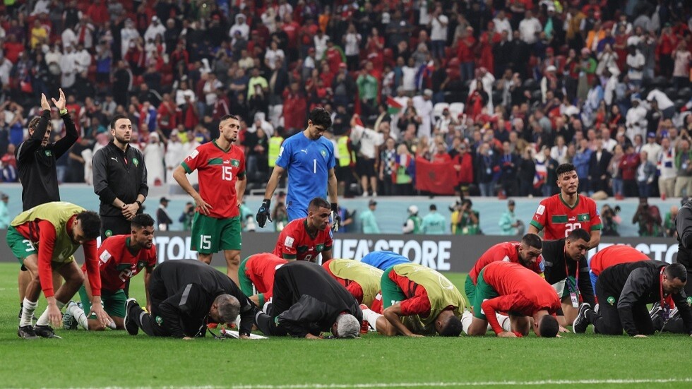 مونديال قطر 2022.. خطيب جامع يعلق على صور سجود منتخب المغرب