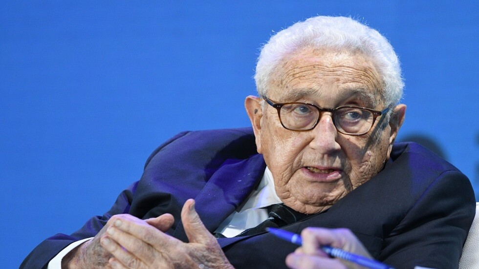 كيسنجر يدعو لاستغلال نقطة تحول استراتيجية لتسوية الأزمة في أوكرانيا عبر المفاوضات