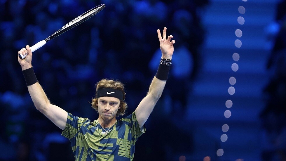 الروسي روبليف يواصل مشوار الدفاع عن لقب بطولة "مبادلة" في أبو ظبي