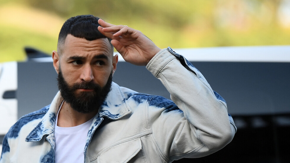 بنزيما يثير الجدل حول نهائي مونديال قطر برسالة غامضة