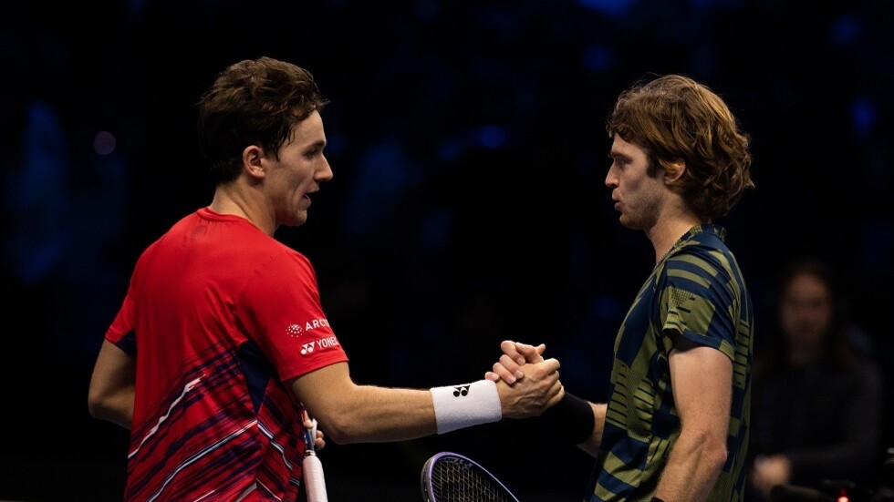 الروسي روبليف على بعد خطوة من لقب بطولة "مبادلة" في أبو ظبي