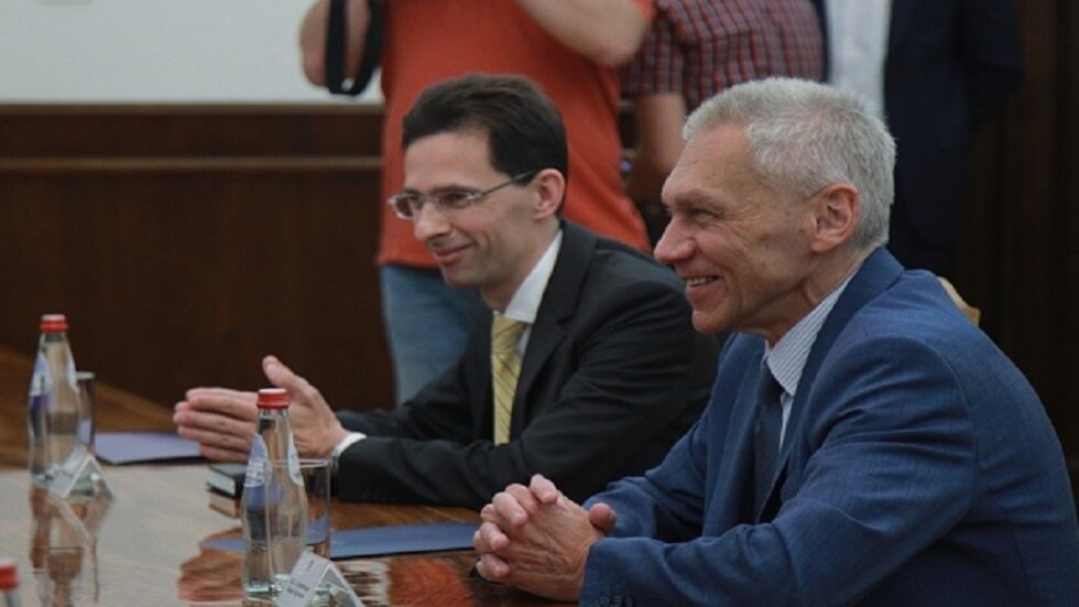 سفير روسيا في صربيا يغادر مؤتمر حزب داتشيتش بسبب خطاب لرئيس وزراء يوناني سابق