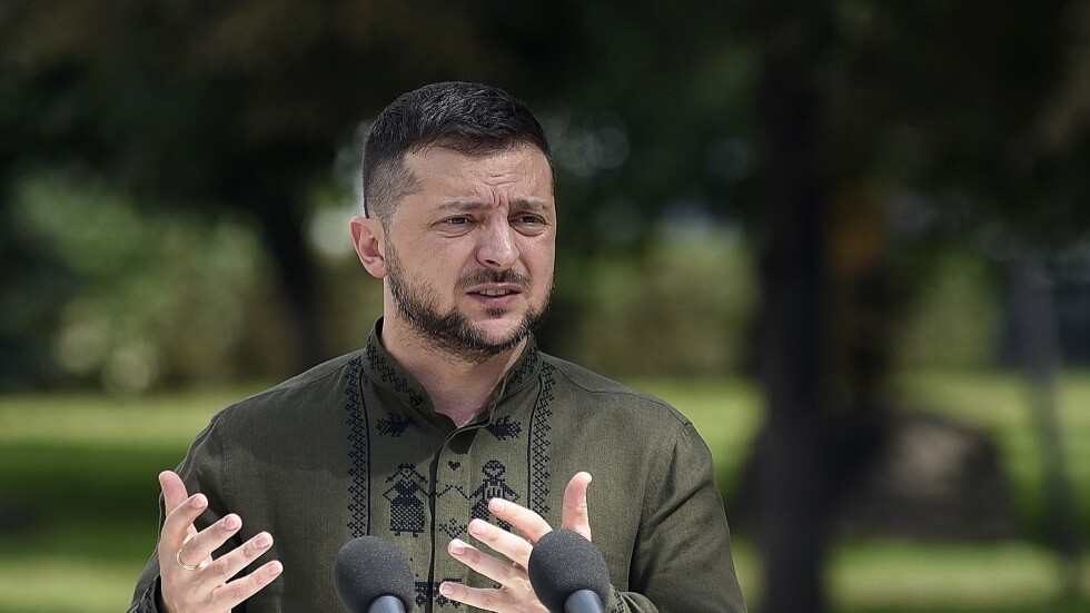 خبير: زيلينسكي لخص صعوبة الوضع في أوكرانيا بجملة واحدة