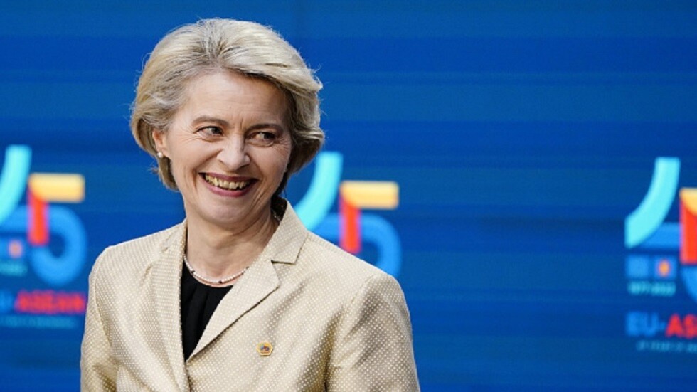 زاخاروفا تتندّر على حال الاتحاد الأوروبي برعاية طبيبة توليد