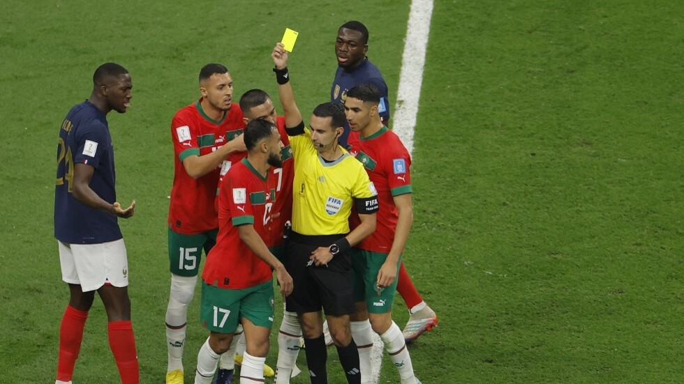 "انتقاما لمنتخب المغرب".. هاكر عربي يخترق حساب الحكم المكسيكي راموس