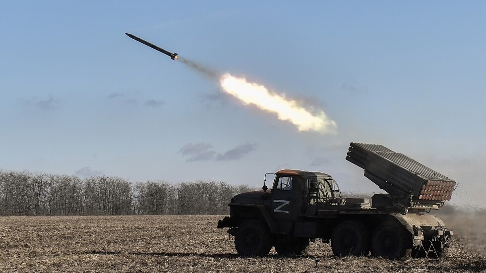 القوات الأوكرانية تنقل وحدات إضافية إلى محيط مدينة سوليدار