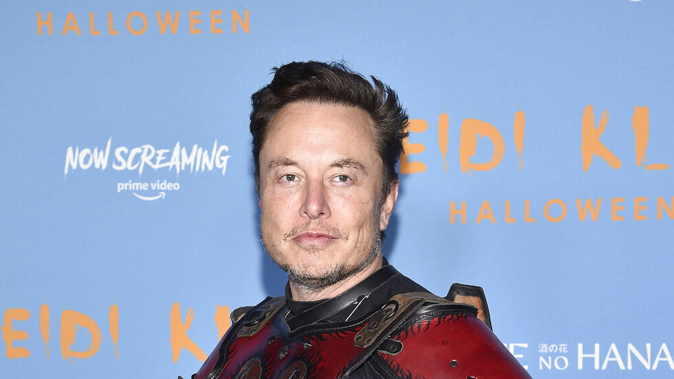 ماسك يكسر صمته بعد تصويت لصالح تنحيه عن رئاسة 