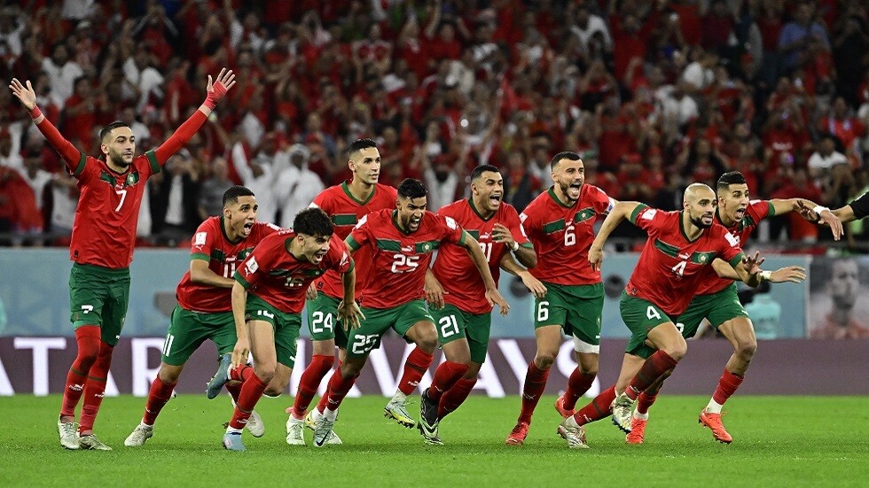 بعثة منتخب المغرب تغادر قطر (صور)