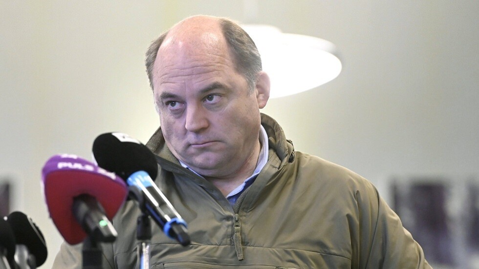 وزير الدفاع البريطاني: روسيا تزود إيران بمكونات عسكرية متطوّرة