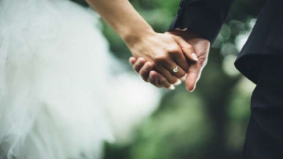 داعية مصري يعلق على إعلان التونسية 