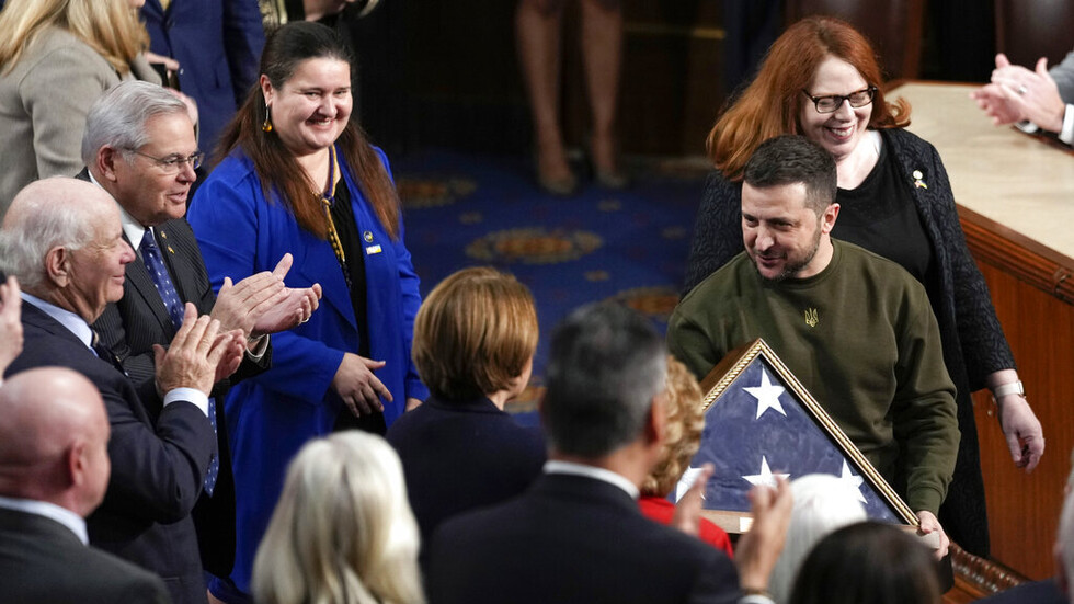 سيناتور روسي: زيارة زيلينسكي إلى واشنطن تدل على تورط الأخيرة في الصراع الأوكراني