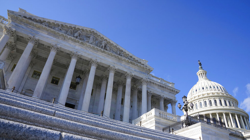 رسائل تكشف عن تورط مكتب بيلوسي بفشل الإجراءات الأمنية يوم اقتحام الكابيتول