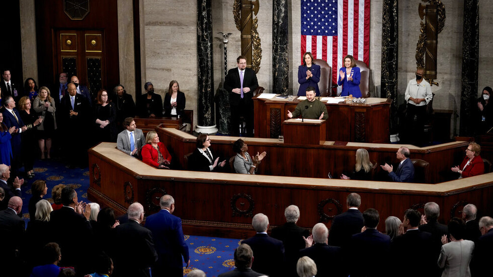 سياسي أمريكي يدين النواب الديمقراطيين بسبب دعمهم لـ 