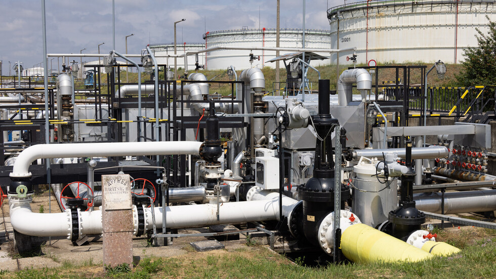 أوكرانيا تزيد من تعرفة نقل النفط عبر أنبوب 