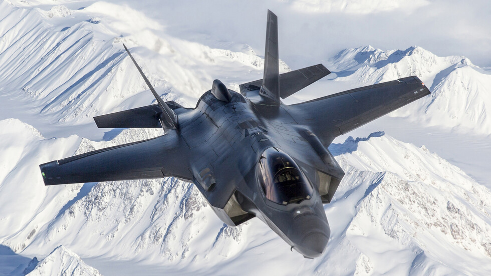 البنتاغون يعلق تحليقات عدد من مقاتلات "إف 35"