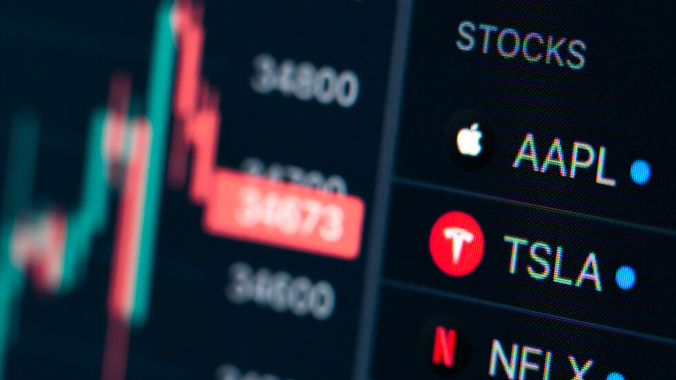 هبوط سهمي "أبل" و"تسلا" في ظل مخاوف مرتبطة بالصين