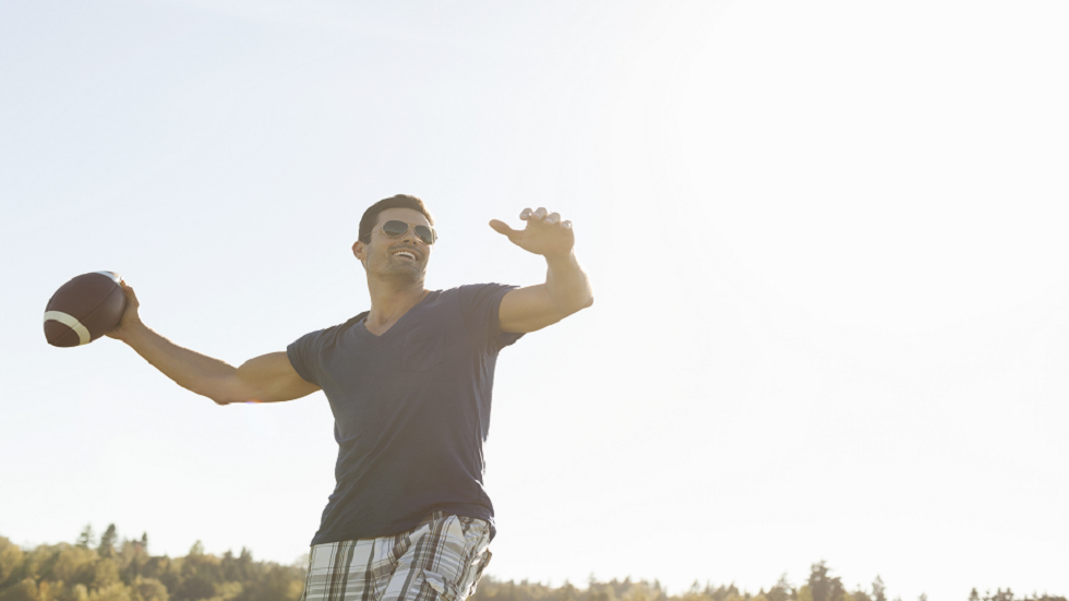 فيديو بسيط يوضح إلى أي مدى يمكنك رمي الكرة على كواكب أخرى!