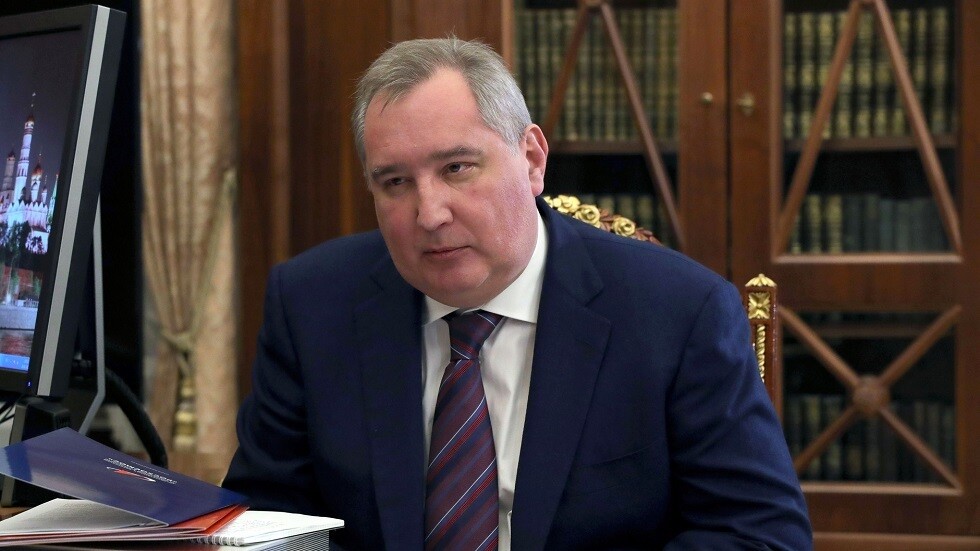 أول صورة لدميتري روغوزين بعد إصابته