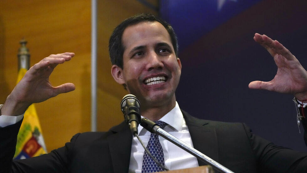 غوايدو يعلن تأجيل قرار المعارضة بشأن الحكومة المؤقتة في فنزويلا