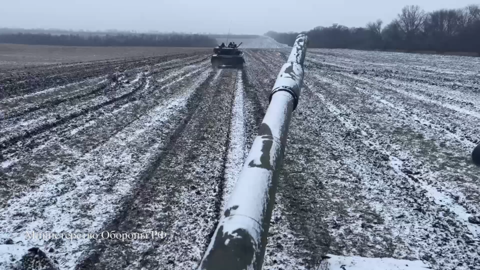 الدفاع الروسية تنشر فيديو لعمل أطقم الدبابات في العملية العسكرية الخاصة