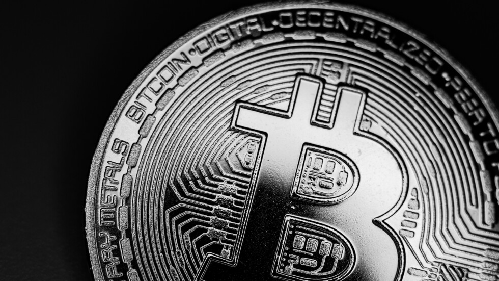 عملة "بيتكوين" تتجه لتسجيل أسوأ أداء سنوي منذ 2018