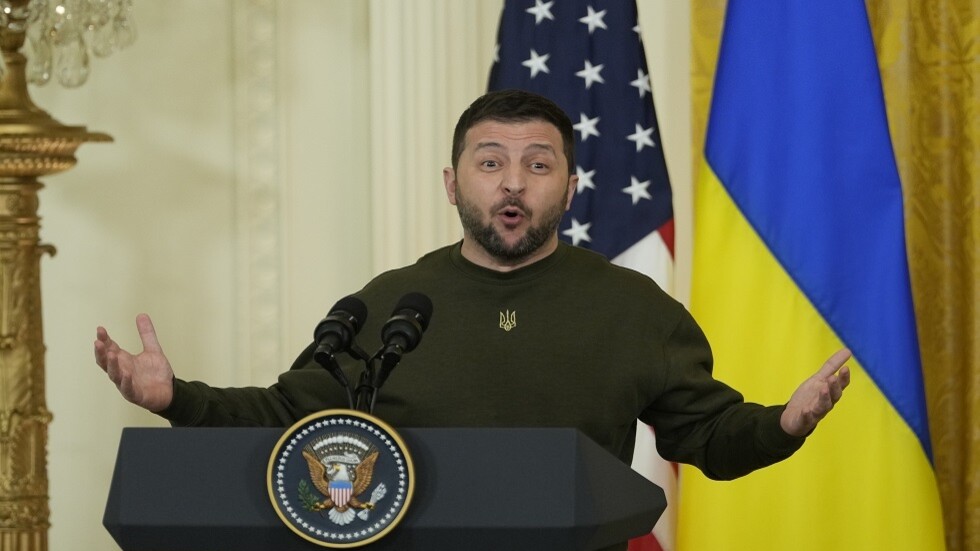 أمريكيون: هذا ما يجب فعله مع زيلينسكي في العام الجديد