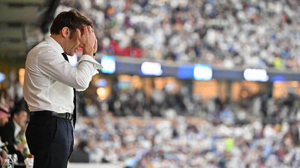 ماكرون يتعهد بمواصلة دعم أوكرانيا