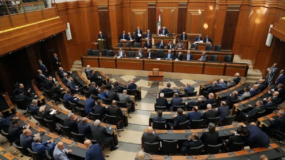 البرلمان اللبناني يفشل للمرة التاسعة في انتخاب رئيس
