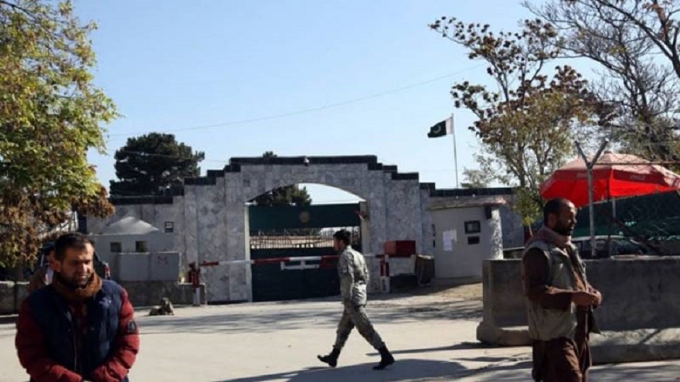 باكستان: إصابة عنصر أمني بهجوم استهدف سفيرنا في كابل   