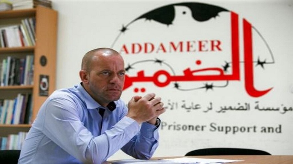 إسرائيل ترجئ ترحيل المحامي الفلسطيني صلاح الحموري إلى فرنسا