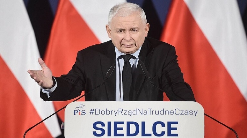 رئيس الحزب الحاكم في بولندا يندد بـ