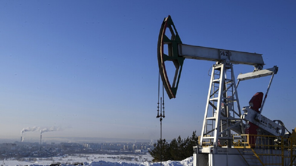 الاتحاد الأوروبي ينشر قرار تحديد سقف سعر النفط الروسي
