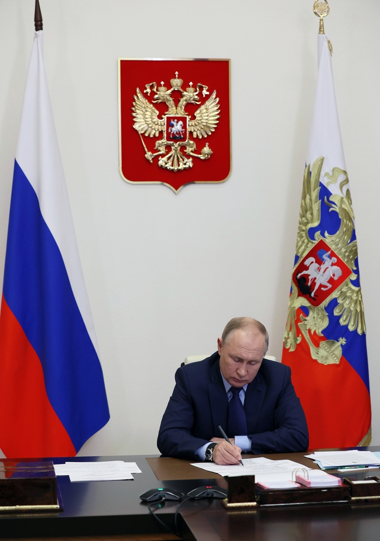 بوتين يعتمد ميزانية روسيا للعام 2023
