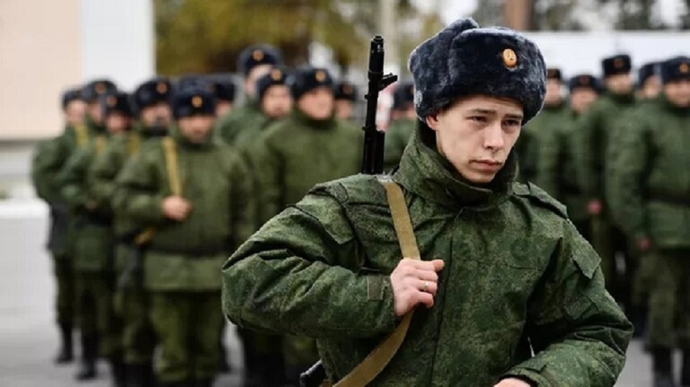 في مهمتهم الأولى.. جنود الاحتياط الروس يأسرون 5 جنود أوكرانيين