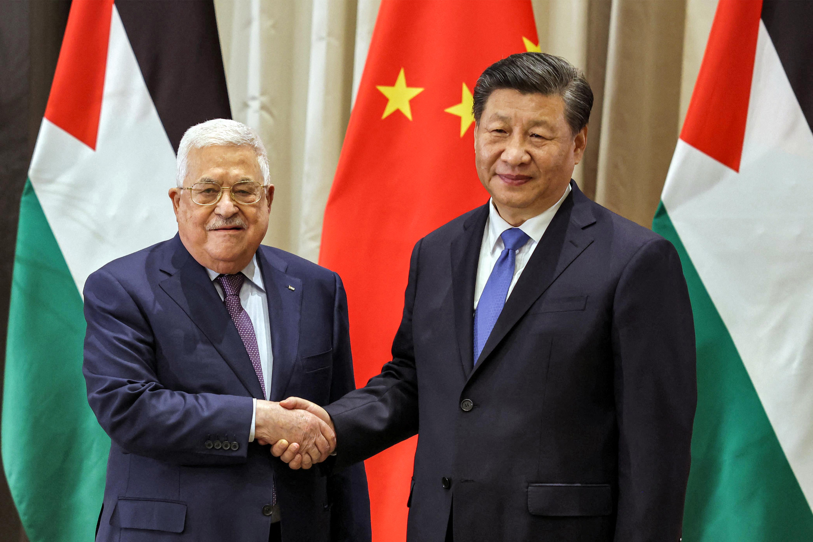 لقاء قمة للرئيسين الفلسطيني والصيني في السعودية