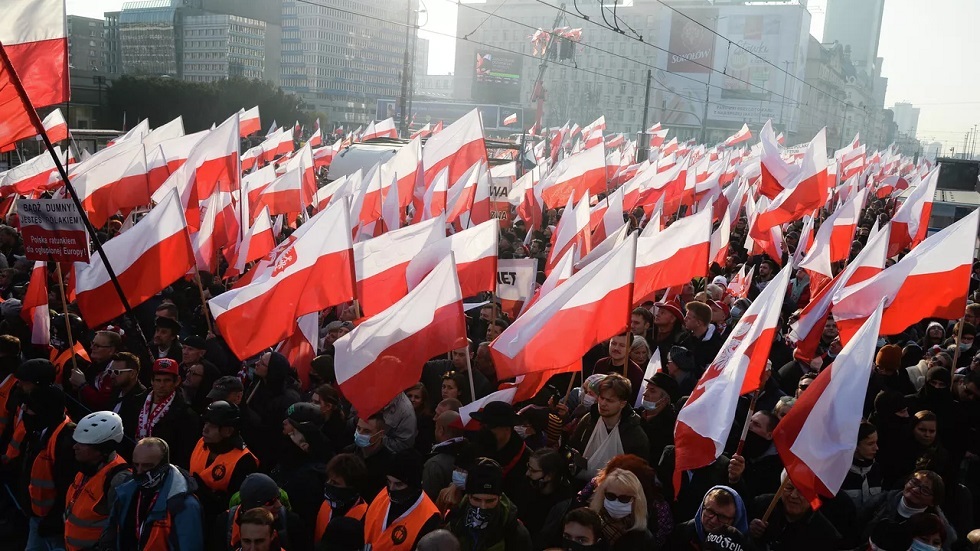 البولنديون يثورون غضبا على الأوكرانيين بعد زيادة معدلات الفقر في البلاد