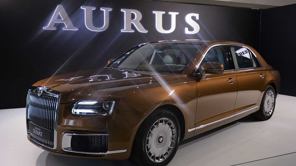 افتتاح صالة عرض لسيارات Aurus الفاخرة في بطرسبورغ