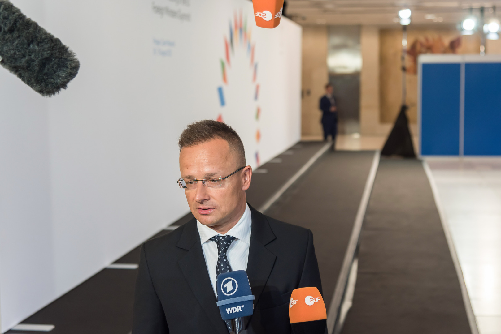 وزير خارجية هنغاريا: روسيا لم تستبعد إمكانية تعديل عقود الغاز