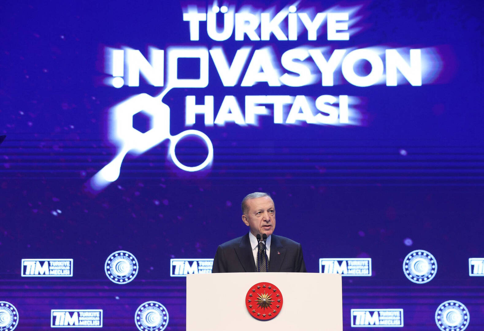 أردوغان يعول على توريدات الغاز من تركمانستان عبر بحر قزوين