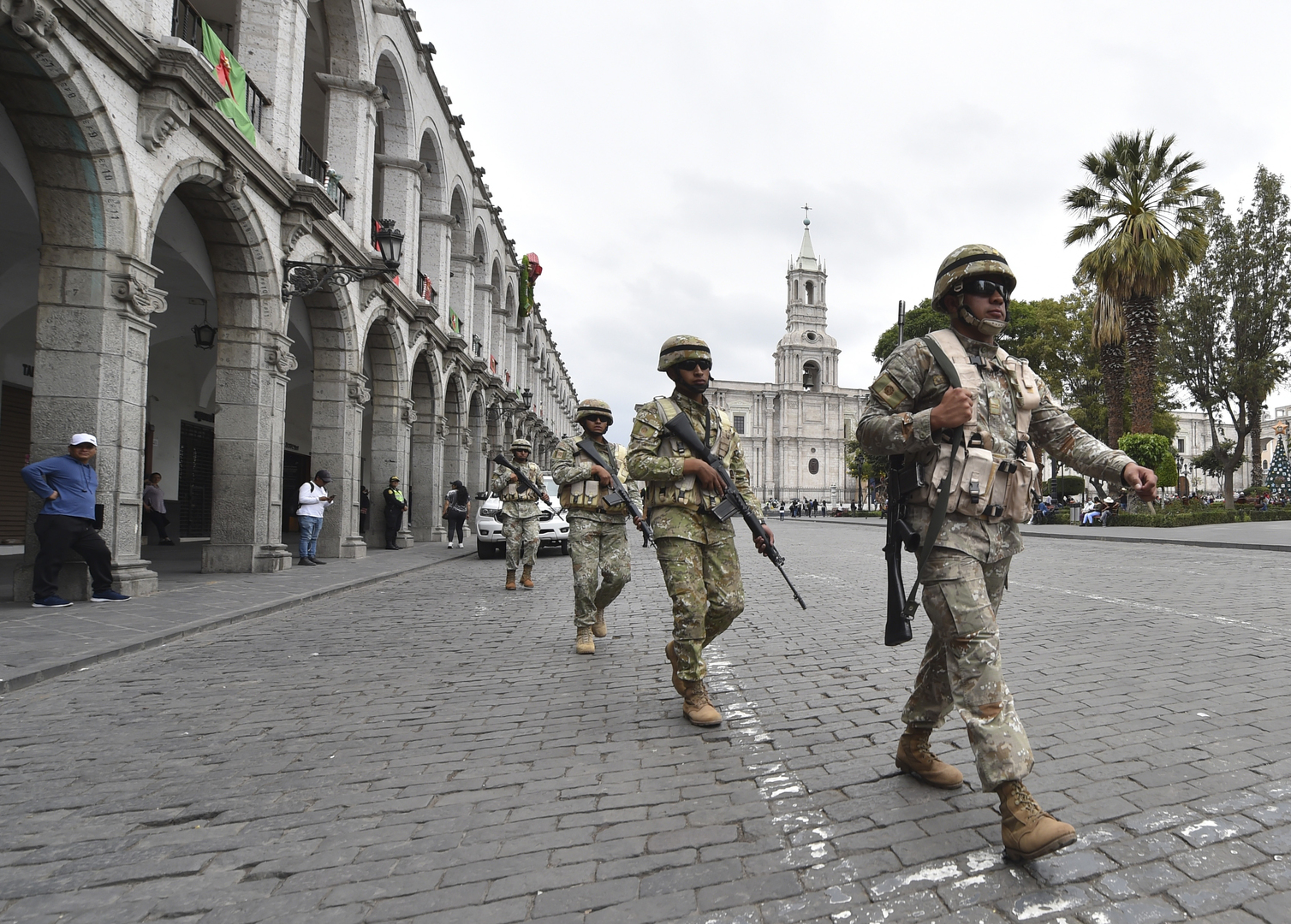 إعلان حالة الطوارئ العامة في بيرو وسط الاحتجاجات