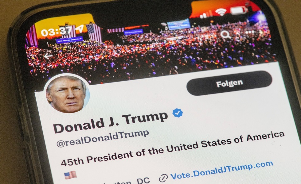 في غضون أيام.. ترامب يبيع كافة صوره الرقمية