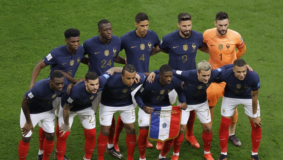 مونديال قطر 2022.. بنزيما يحرج الرئيس الفرنسي