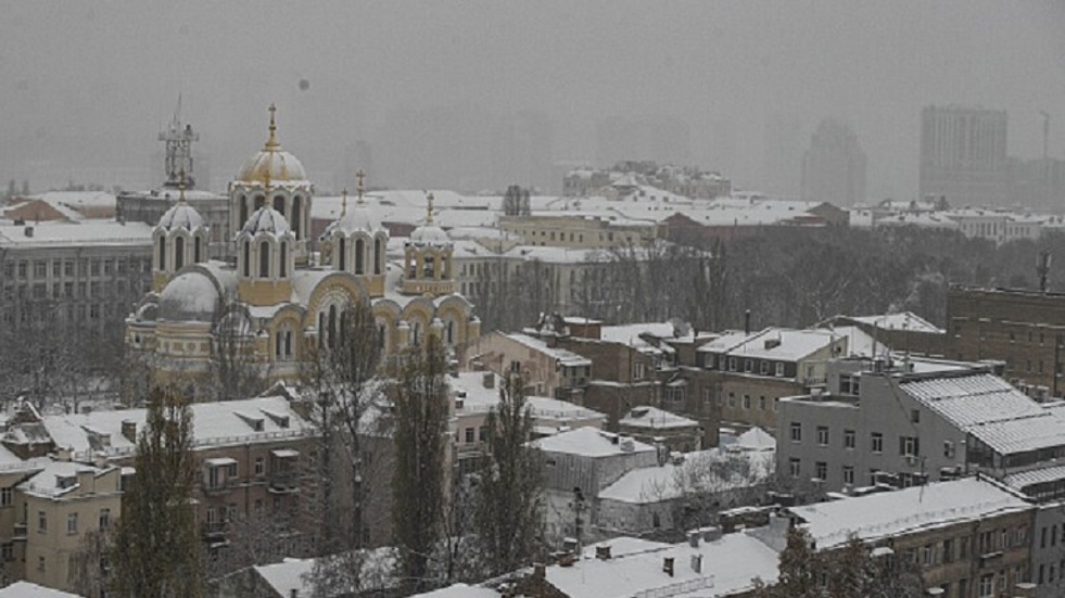 مسؤول أوكراني: الكهرباء مقطوعة عن 80% من سكان كييف
