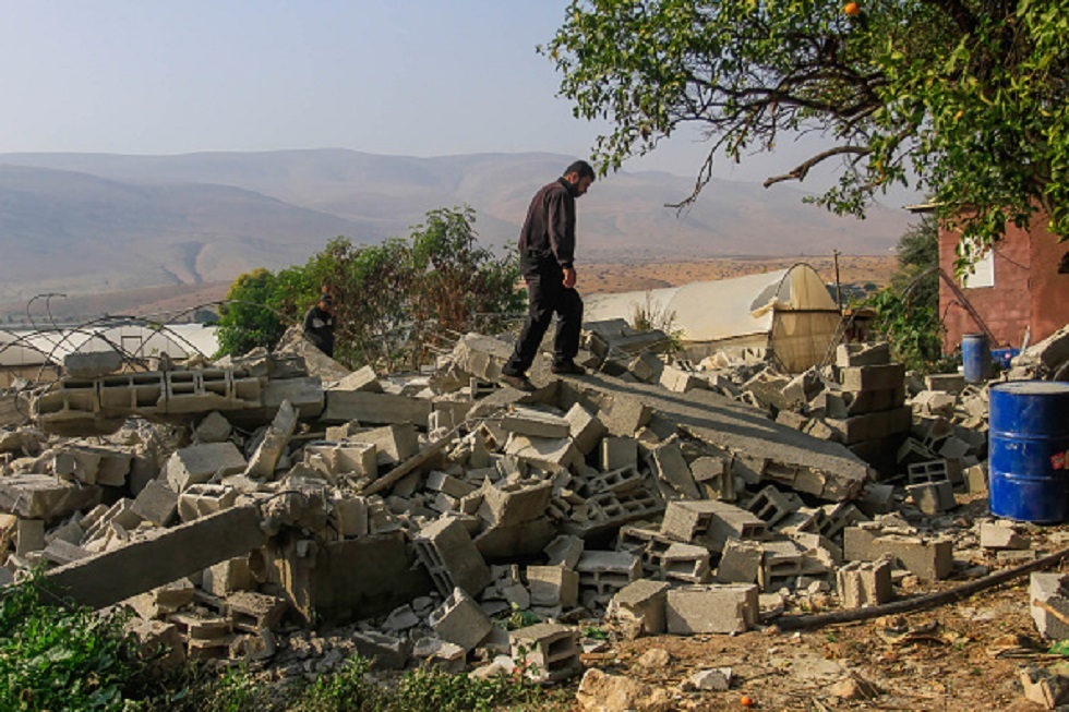 القوات الإسرائيلية تهدم منزلين شرق أريحا