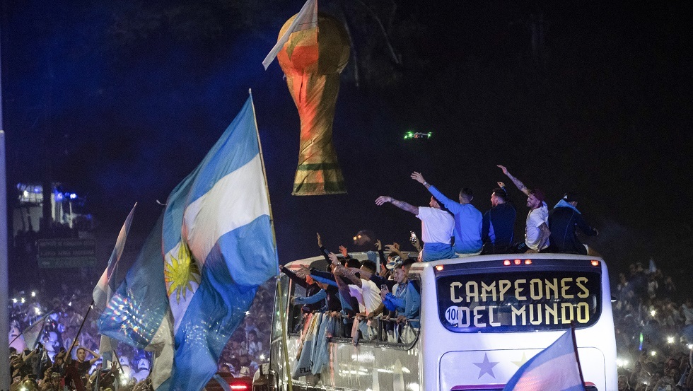 شاهد.. احتفالات الأرجنتين بلقب كأس العالم في بوينس آيرس
