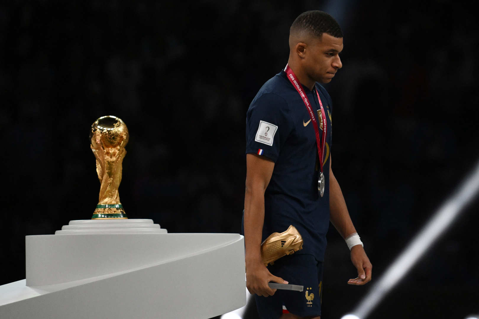 مبابي يفاجئ الجميع بعد أيام قليلة على خسارة المونديال