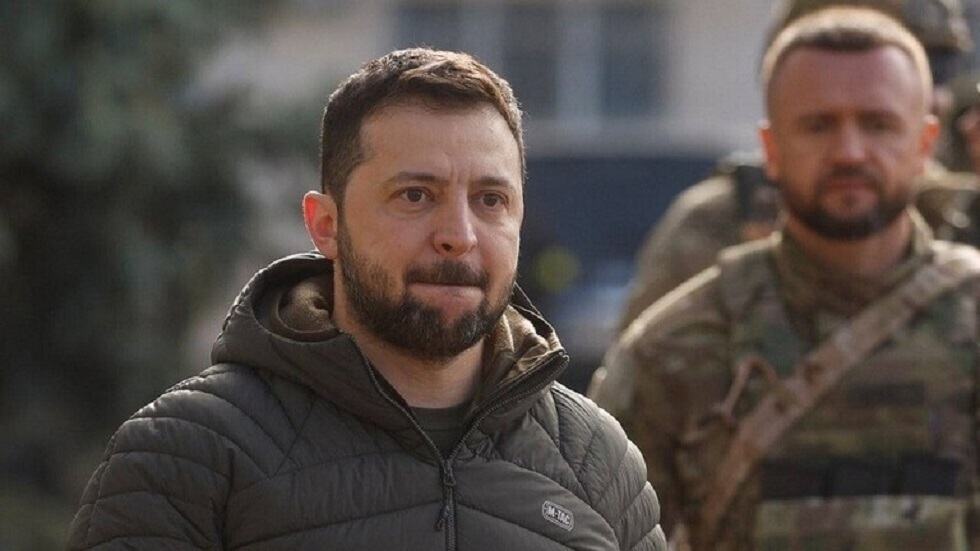 ضابط أمريكي: حرّاس زيلينسكي الغربيون قد يقدمون على تصفيته في أي لحظة